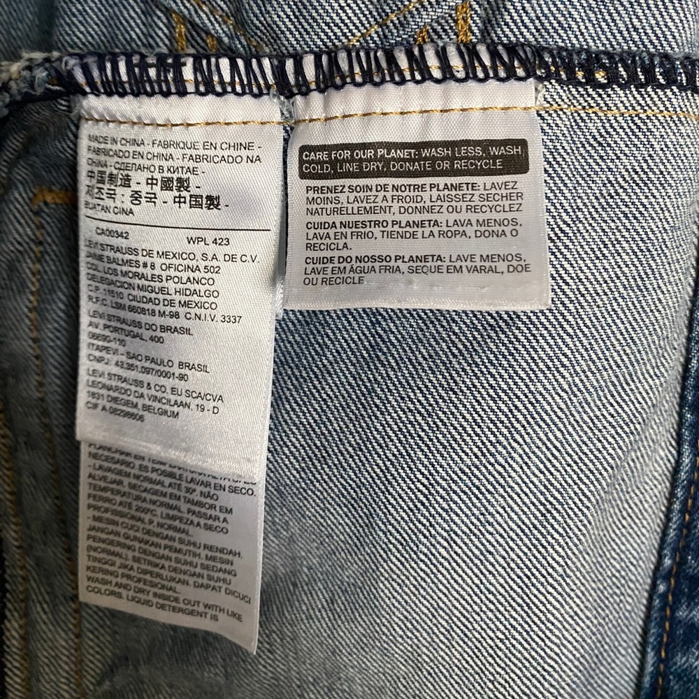 Levi’s Denim Jacket - Picture 6 of 13